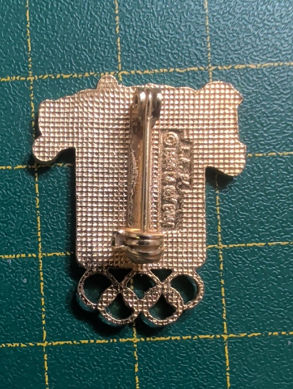 Vintage 1984 Los Angeles Olympics x Perrier Sponsor Pin – Track & Field - Picture 3 of 6